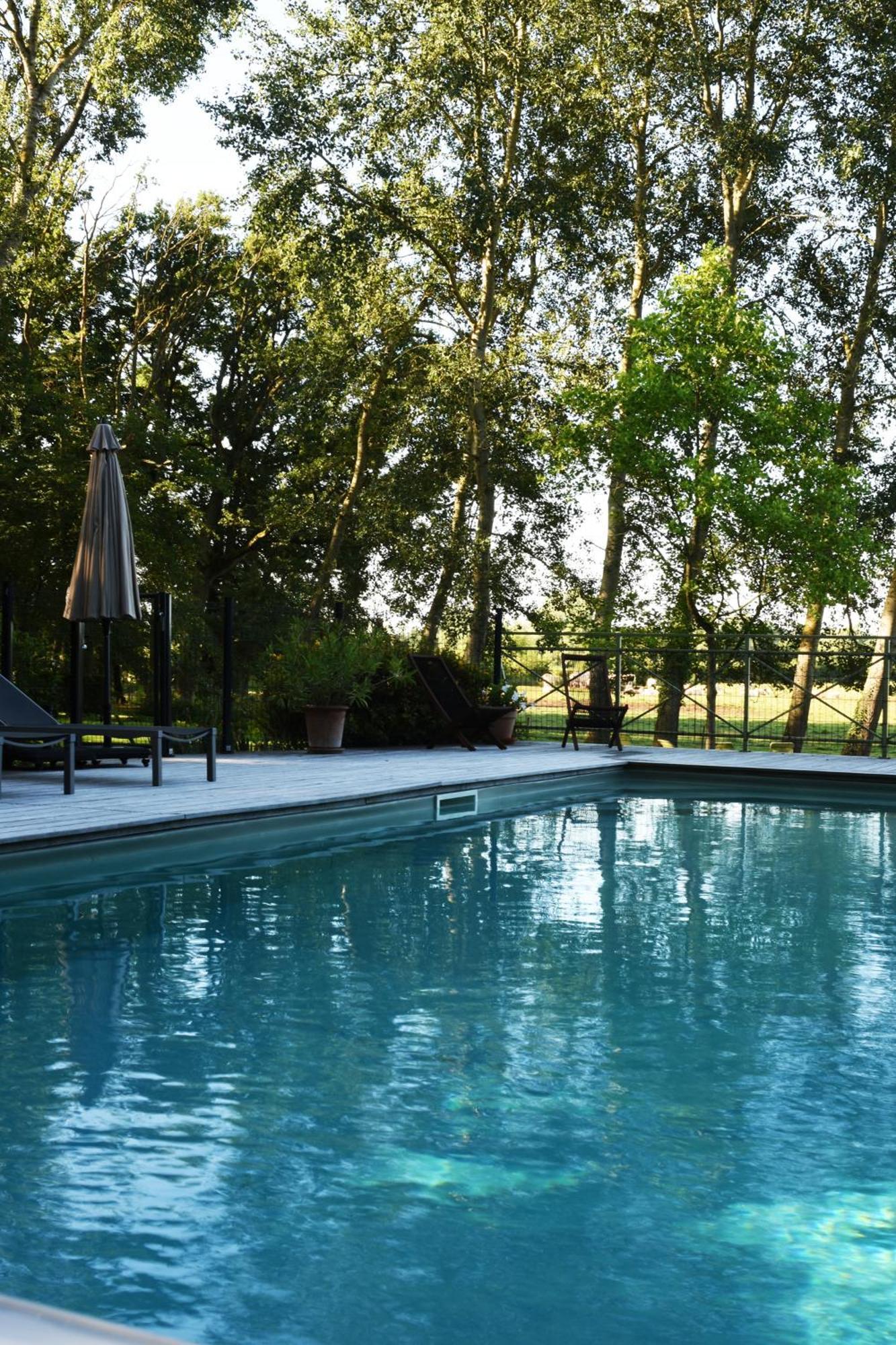 Domaine De L'Ermitage Bed & Breakfast Berry-Bouy Exterior photo
